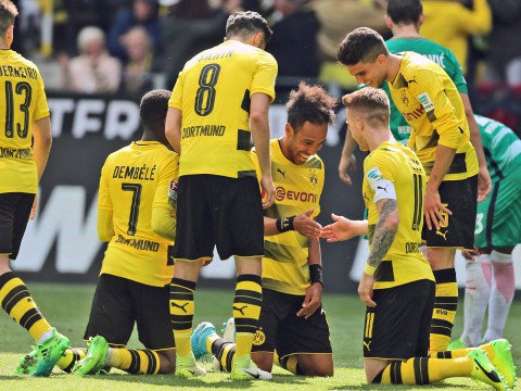 v.l. Raphael Guerreiro (Dortmund)m, Ousmane Dembele (Dortmund), Nuri Sahin (Dortmund), Pierre-Emerick Aubameyang (Dortmund), Marco Reus (Dortmund) und Raphael Guerreiro (Dortmund) zelebrieren ihren Jubel nach dem Tor zum 2:0 durch Pierre-Emerick Aubameyang (Dortmund) beim Spiel Borussia Dortmund vs. Werder Bremen, Fussball, 1. Bundesliga, 20.05.2017 Dortmund Copyright: xHommesx/Eibner-Pressefotox EP_mhs

v l Raphael Guerreiro Dortmund m Ousmane Dembele Dortmund Nuri Sahin Dortmund Pierre Emerick Aubameyang Dortmund Marco Reus Dortmund and Raphael Guerreiro Dortmund celebrate theirs cheering After the goal to 2 0 through Pierre Emerick Aubameyang Dortmund the Game Borussia Dortmund vs Werder Bremen Football 1 Bundesliga 20 05 2017 Dortmund Copyright xHommesx Eibner Pressefotox EP_MHS